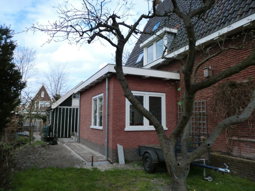 Aanbouw zijkant woning timmerbedrijf zuidoostbeemster